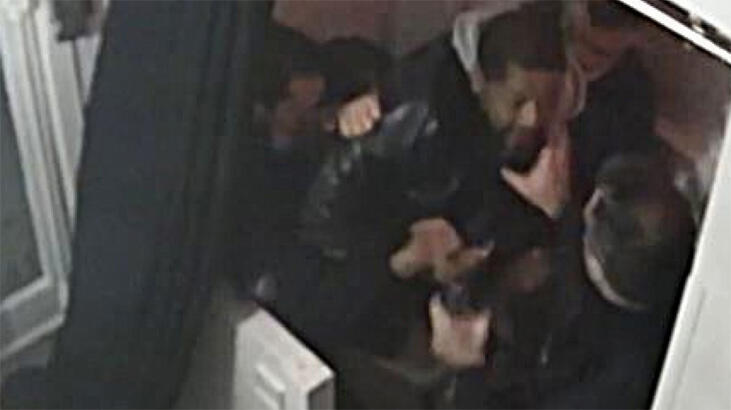 Fransa'da siyah müzisyeni döven polislerden ikisi tutuklandı