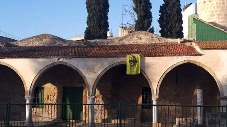 GKRY Tuzla Camii'ne Bizans bayrağı asılmasını kınadı!