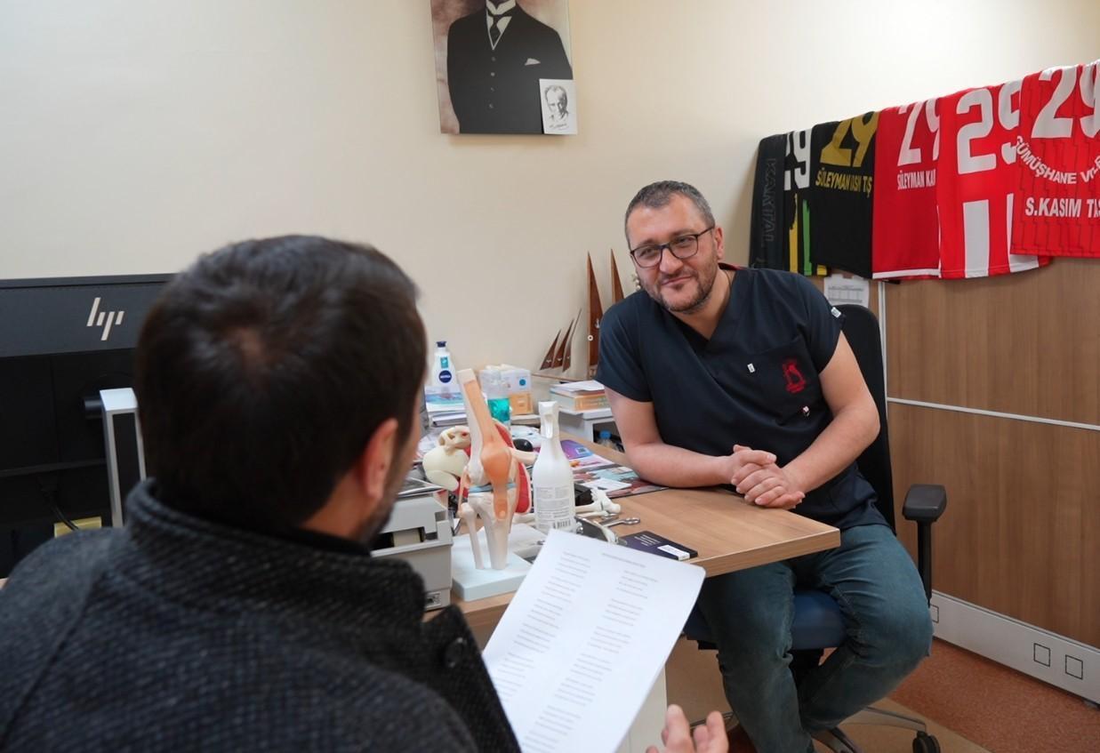 Gümüşhane’de Öğretmenden Randevu İsyanı: Derdini Şiirle Anlattı