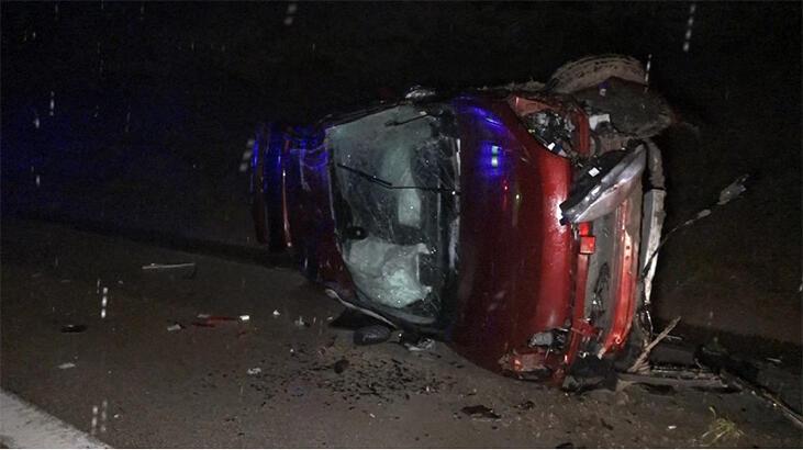 Hafif ticari araç takla attı: 4 yaralı