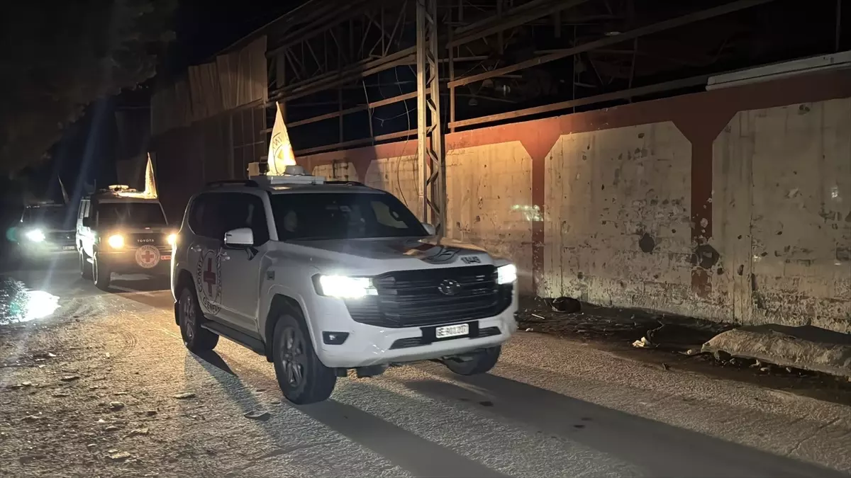 Hamas, 4 İsrailli Esirin Cesedini Kızılhaç’a Teslim Etti