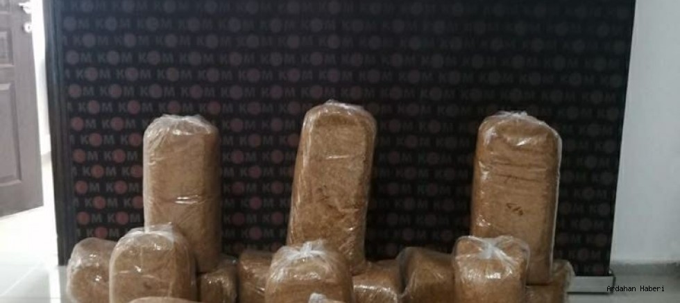 Hanak’ta 98 kilogram kıyılmış kaçak tütün ele geçirildi