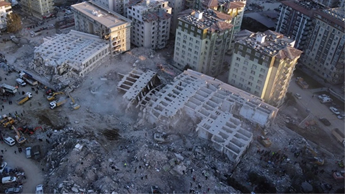 Hatay'da 269 kişiye mezar olan Rönesans Rezidans'ın müteahhidinden skandal sözler: Bina yan yattı çökmedi