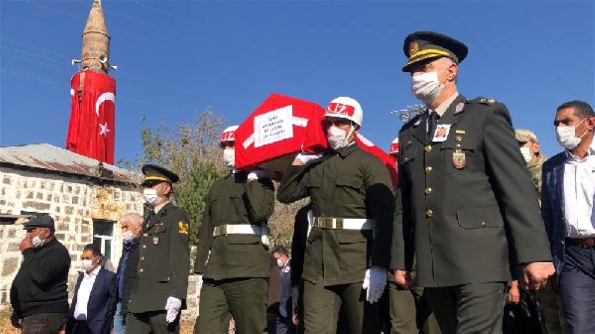 Hatay'da şehit olan sözleşmeli er Volkan Soy'un cenazesi Kars'ta defnedildi