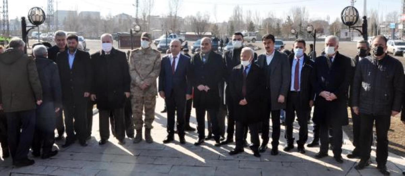 Hocalı katliamında hayatını kaybedenler Kars'ta anıldı