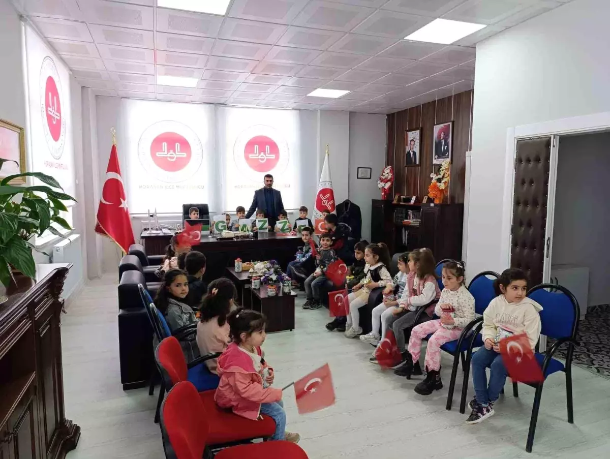 Horasan'daki Minik Öğrencilerden Filistin'e Anlamlı Yardım
