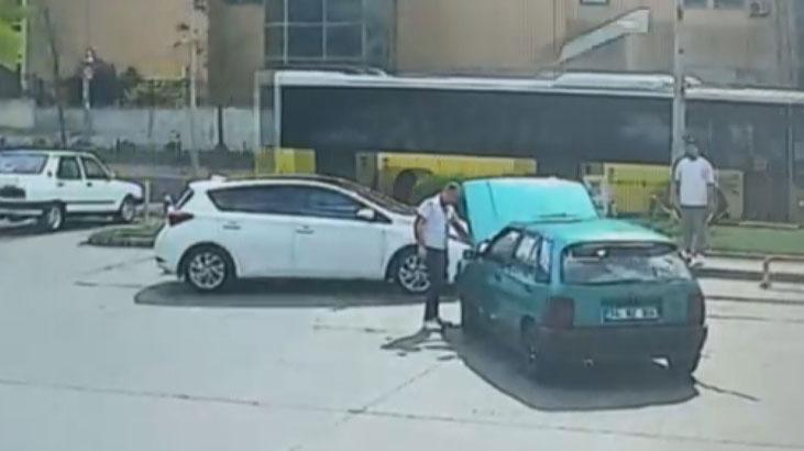 İETT otobüsünden kopan parça istasyondakilerin üzerine savruldu