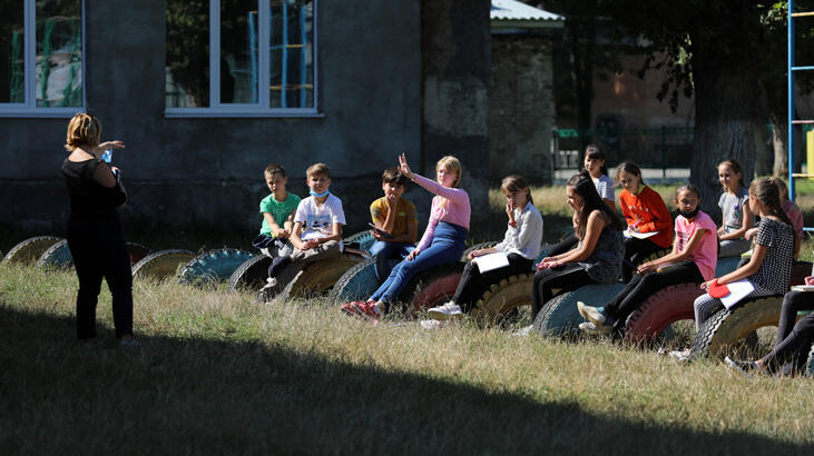 İngiliz hükümeti: Okullarda kapitalizm karşıtı kaynaklar kullanmayın