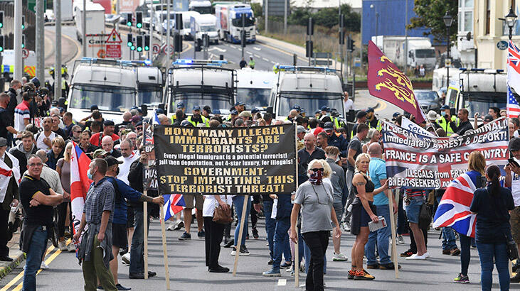 İngiltere sığınmacıları uzak adalara göndermeyi planlıyor