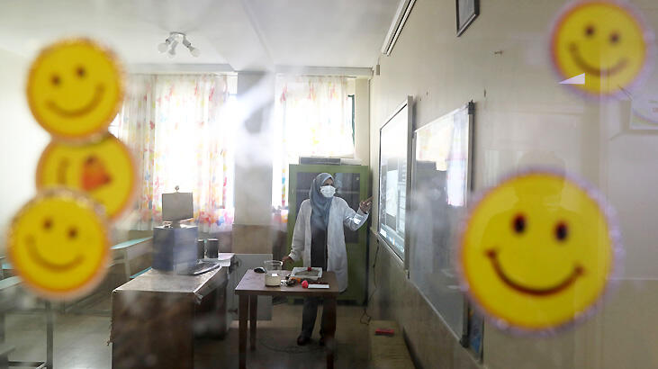 İran'da vaka sayısı 400 bine gidiyor