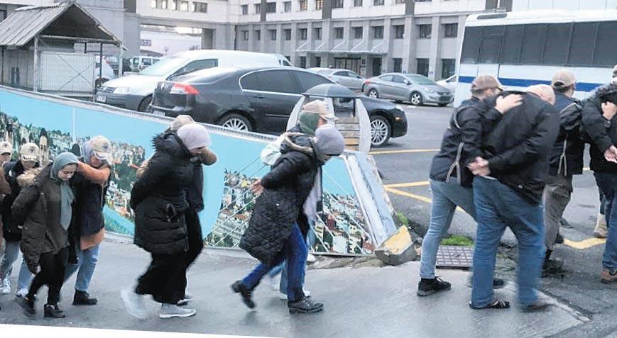 İran’da zafiyet Türkiye’de mukavemet! Ajanların ensesinde...