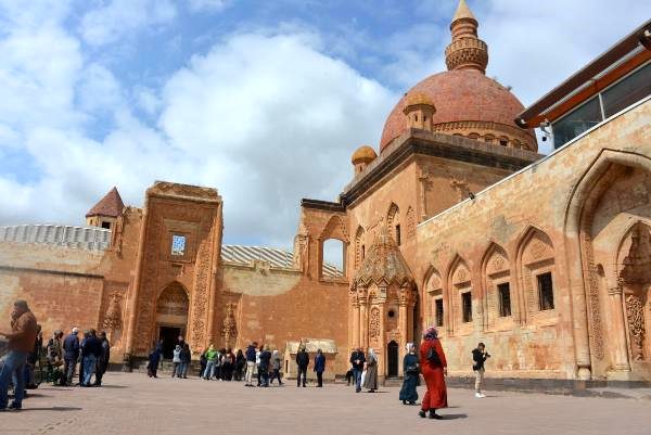İshakpaşa sarayı'na 100 bin ziyaretçi