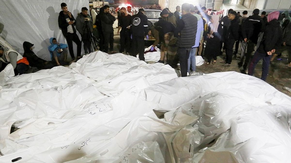 İsrail, Gazze'de mülteci kampı vurdu! En az 70 sivil hayatını kaybetti