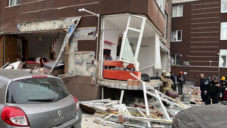 İstanbul Beylikdüzü'nde14 katlı binada patlama: Ölü ve yaralılar var