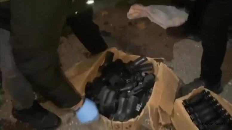 İstanbul’da Dev Silah Operasyonu: Sancaktepe ve Kartal’da 122 Tabanca Ele Geçirildi