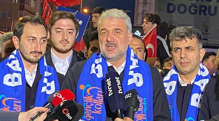 İstanbul il başkanı Kabaktepe Bağcılar Meydanı'nda partililerle buluştu