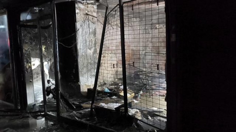İstanbul Sultangazi'de bir pasajda yangın çıktı