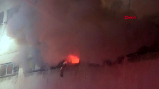 İstanbul'da kozmetik deposunda yangın