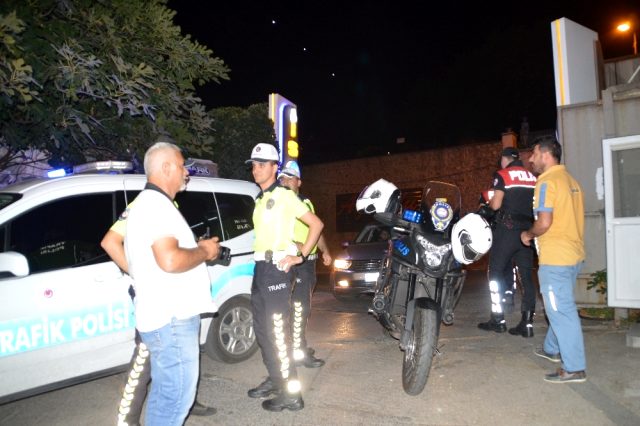 İstanbul'da polisten otoparklara değnekçi operasyonu