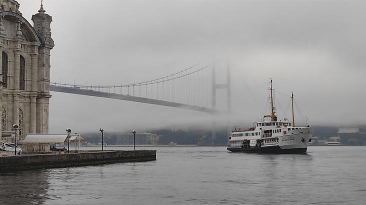 İstanbul'da sis! Boğaz'da görüş mesafesi düştü