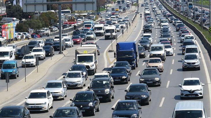 İstanbul'da trafik yoğunluğu yaşanıyor