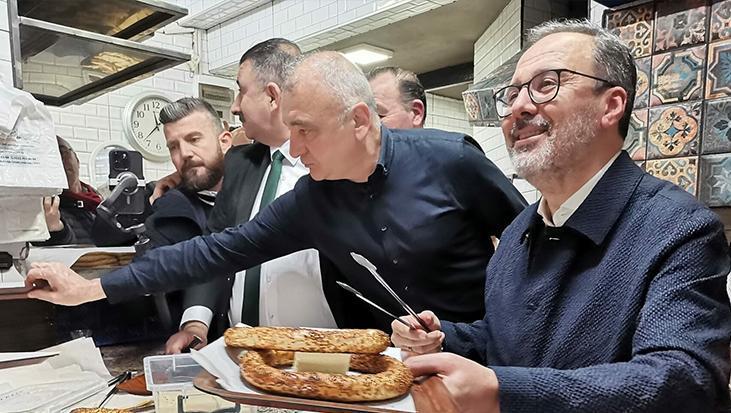 İzmir Konak’ta Sahur Sofrasında Birlik ve Neşe Buluşması