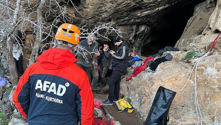 İzmir’in Selçuk ilçesinde mağara kazası: 5 metreden düşen eğitmen kurtarıldı