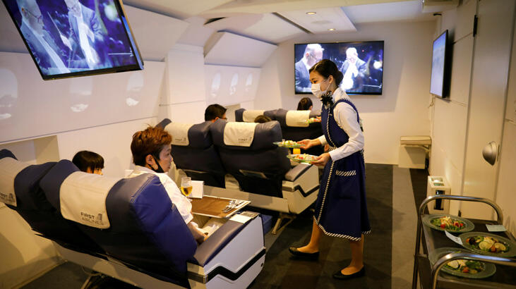 Japonya Hava Yolları'nda bayanlar ve baylar yasaklanıyor