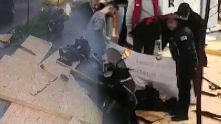 Kağıthane'de dehşet! Çatı anne ile oğlunun üzerine düştü