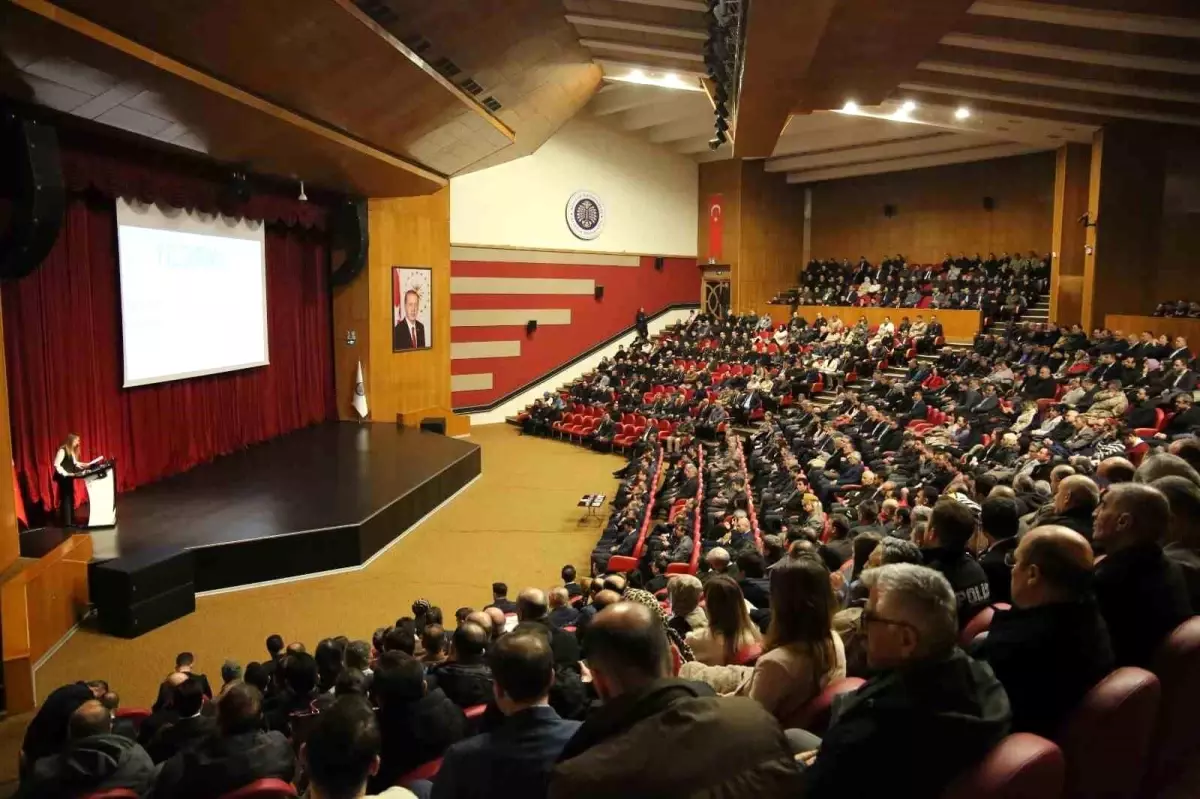 Kamu Yöneticilerine Mobbing ve İnsan Davranışları Eğitimi