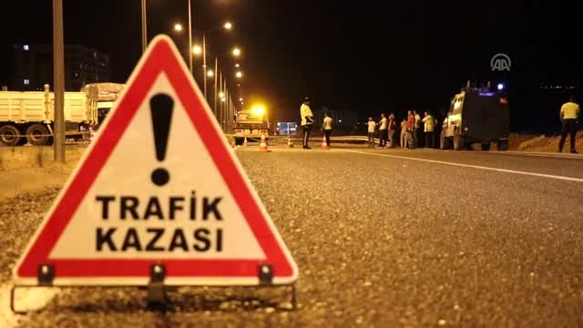Kamyona çarpan motosikletli öldü
