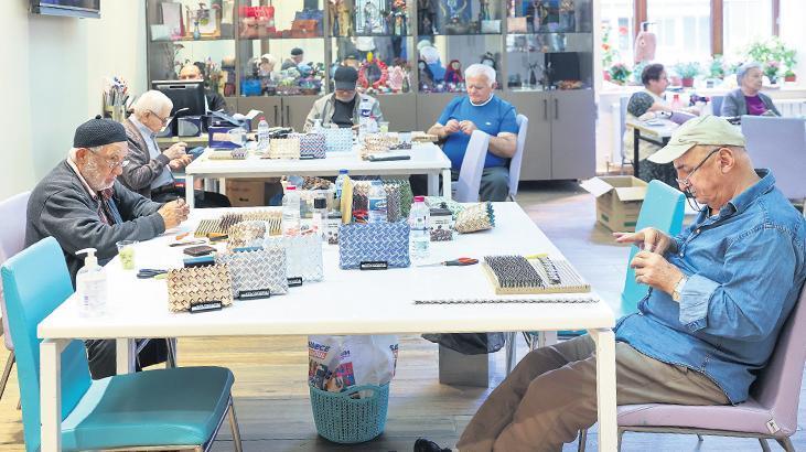 'Kapımı çalan yok sesimi duyan az’ Artık tek başına bir yaşam, en büyük dert! Yalnızlık