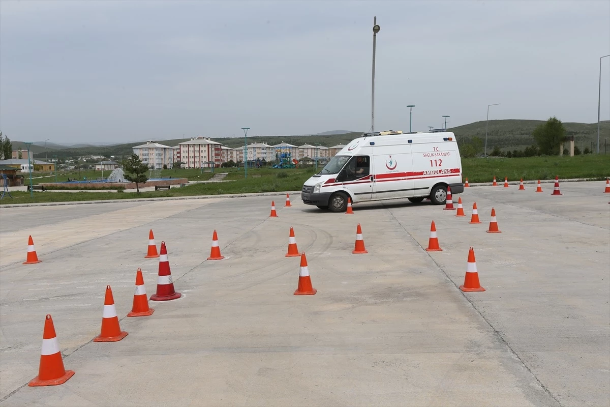 Kars, Ardahan, Iğdır ve Bayburt'ta Ambulans Sürüş Güvenliği Eğitimi Tamamlandı