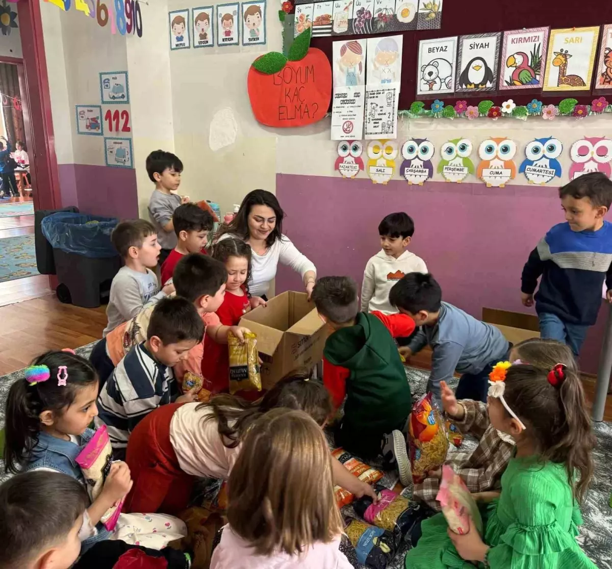 Kars İlkokulu Anaokulu'ndan İhtiyaç Sahiplerine Yardım Eli