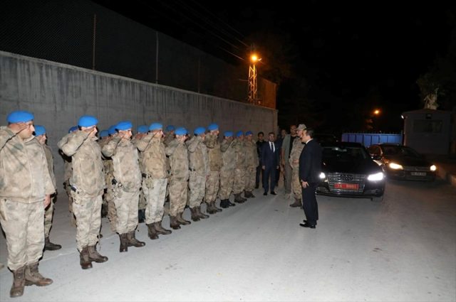 Kars Valisi Öksüz'den komandolara ziyaret