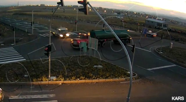 Kars'ta 1 kişinin öldüğü kaza kameraya yansıdı