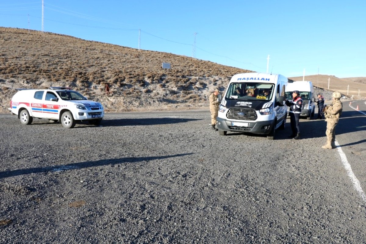 Kars'ta 147 Jandarmanın katılımıyla uyuşturucu uygulaması yapıldı