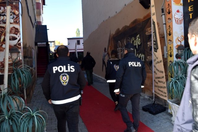 Kars'ta 59 ekip, 219 polisle asayiş uygulaması yaptı