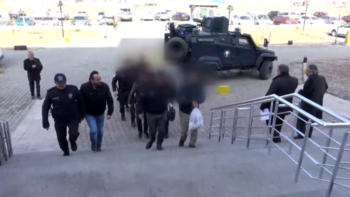 Kars'ta FETÖ/PDY zanlısı 3 eski polis tutuklandı