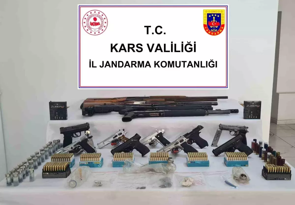 Kars'ta Jandarma Operasyonu: Uyuşturucu ve Silah Ele Geçirildi