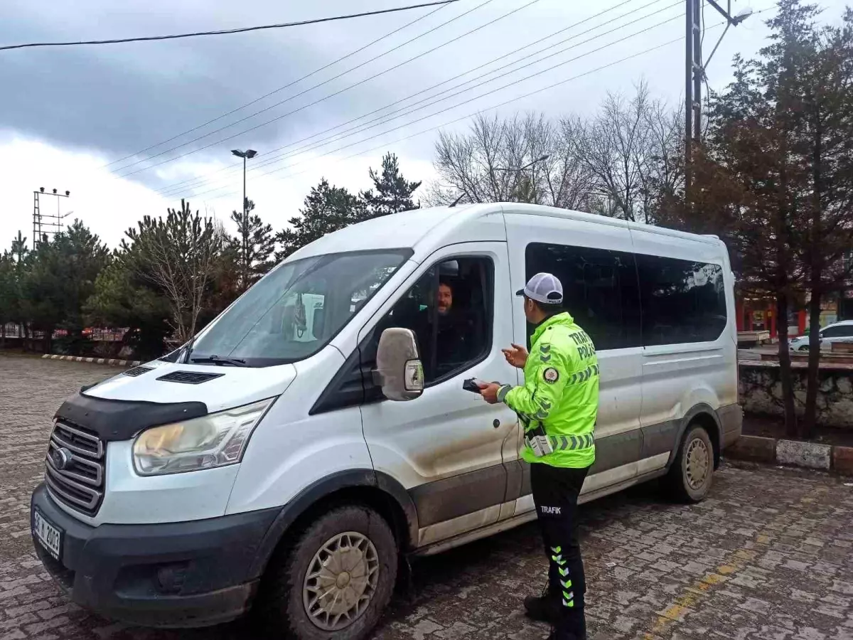 Kars'ta Öğrenci Servislerine Denetim Artırıldı