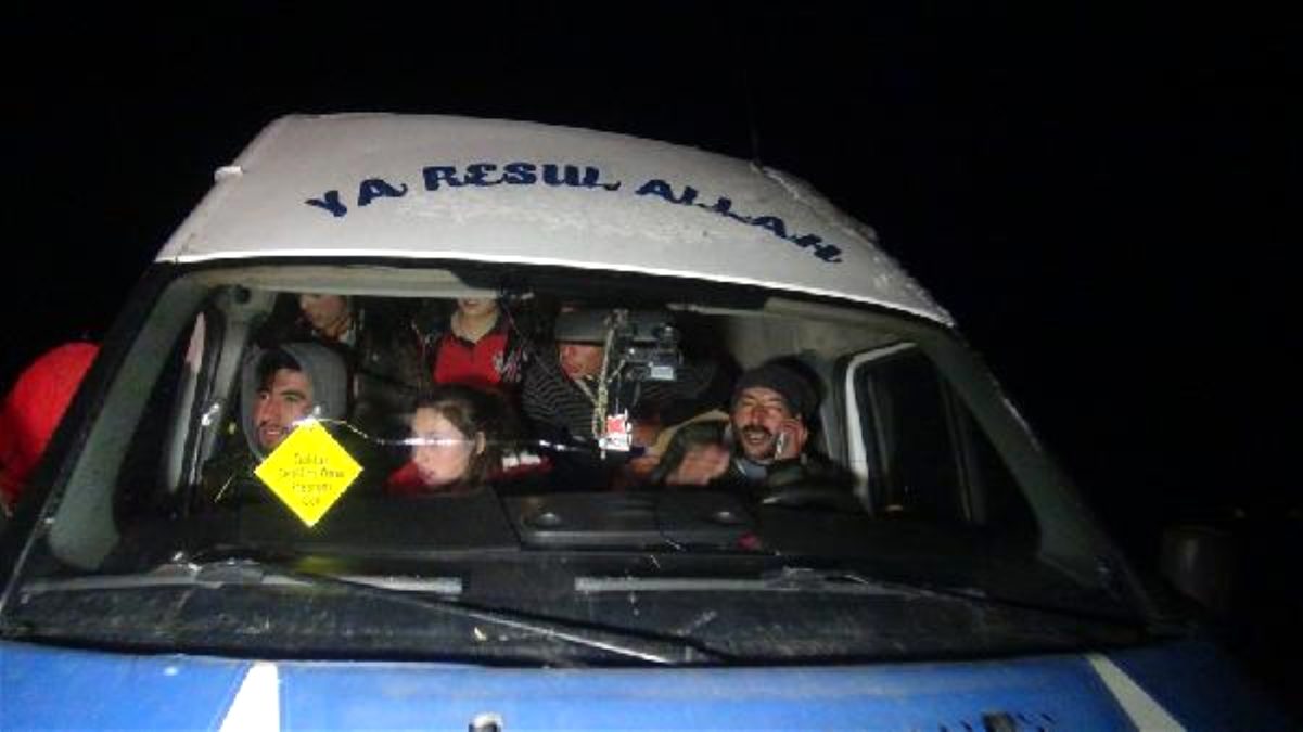 Kars'ta tipide mahsur kalan öğrenciler kurtarıldı