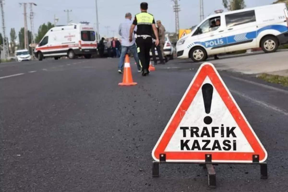 Kars'ta trafik kazası! 2 kişi hayatını kaybetti