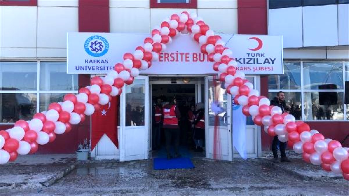 Kars'ta Türk Kızılay Üniversite Butik Evi açıldı
