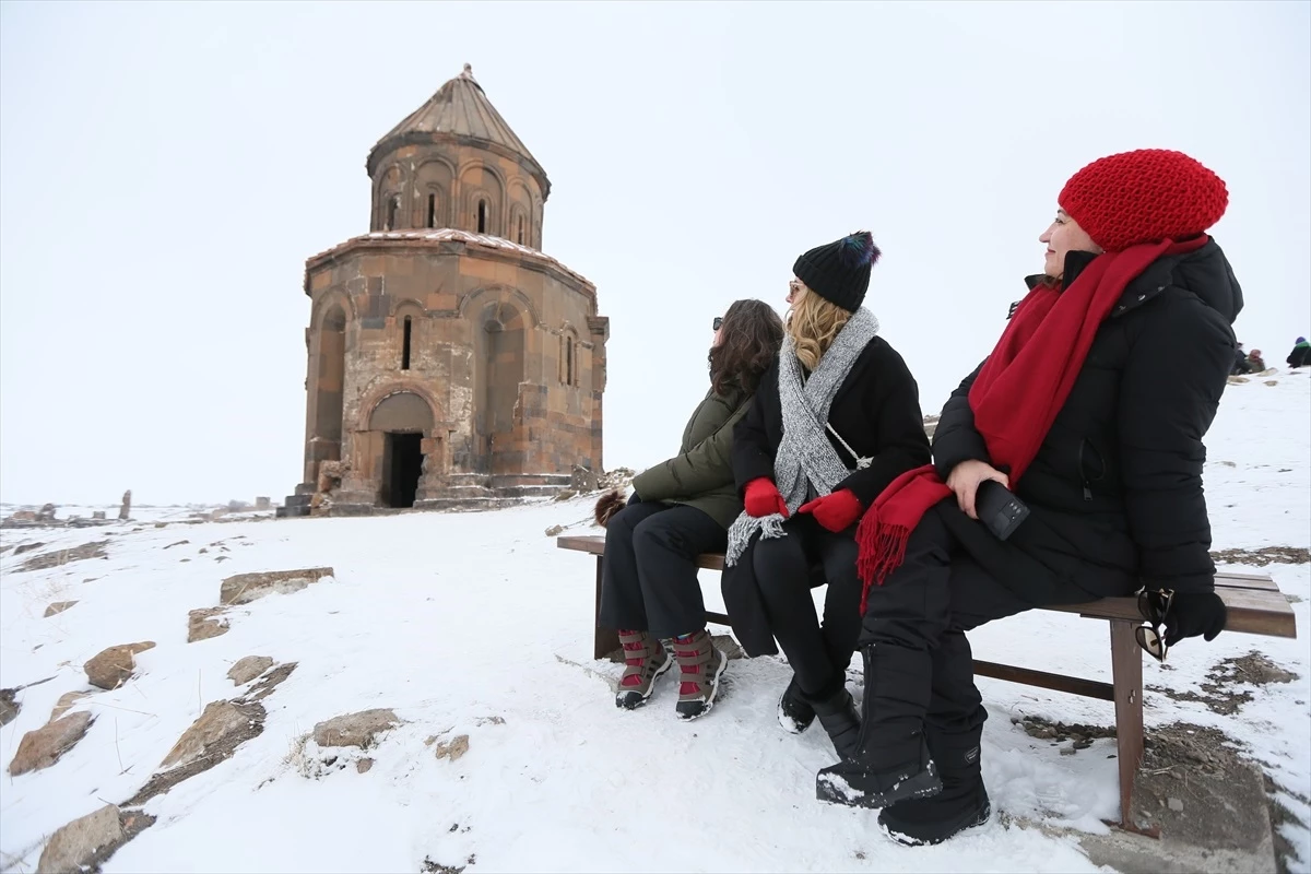 Kars'taki Ani Ören Yeri Kış Mevsiminde Ziyaretçilerini Ağırlıyor