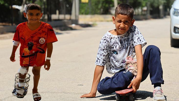 Kaykayla hayata tutunmuştu: Ayağındaki kemik yanlış kaynayan Serdal artık yürüyebiliyor