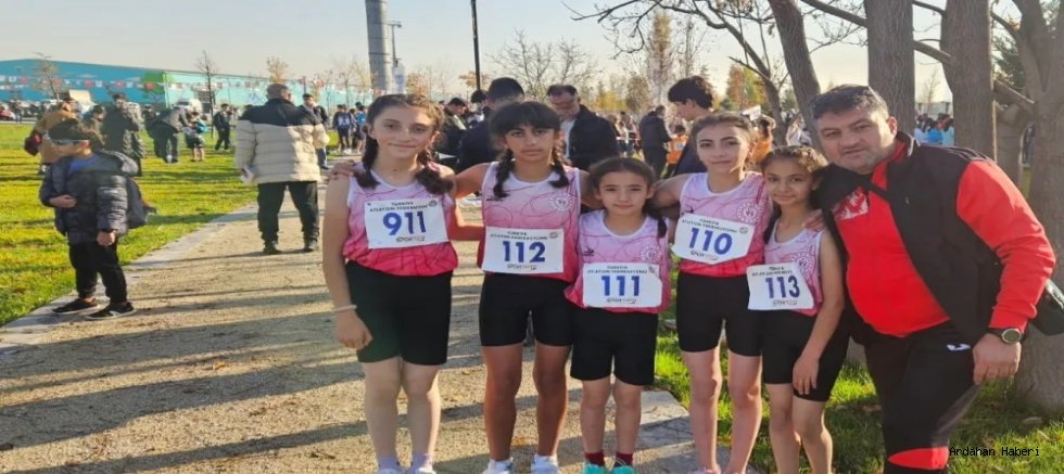 10 Kasım Atatürk’ü Anma Koşusu’nda Ardahanlı Sporculardan Türkiye İkinciliği