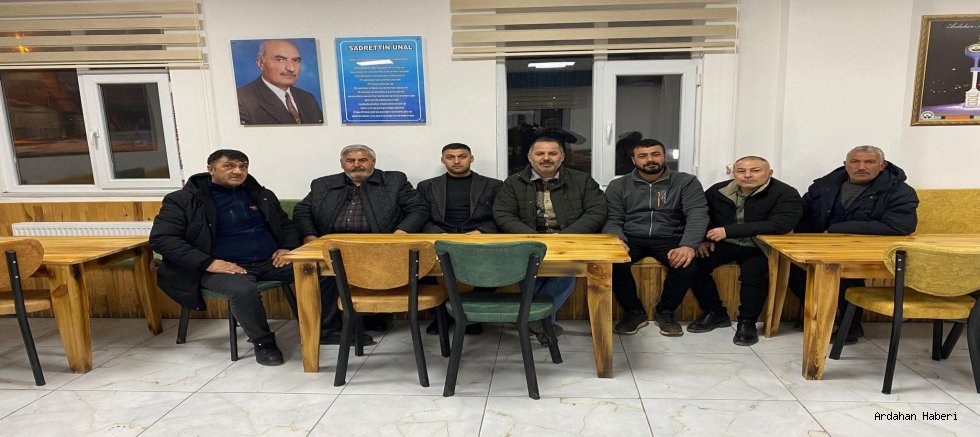 Ak Parti Ardahan İl Başkanı Hakan Aydın, Mahalle Muhtarlarıyla İftarda Buluştu