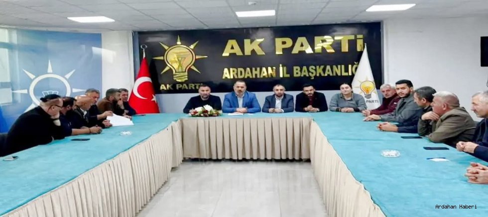 AK Parti Ardahan İl Teşkilatı'nda Haftalık Değerlendirme: Saha Çalışmaları Masaya Yatırıldı