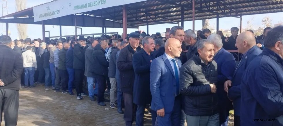 AK Parti Ardahan Milletvekili Kaan Koç’un Amcası Özkan Koç Dualarla Defnedildi